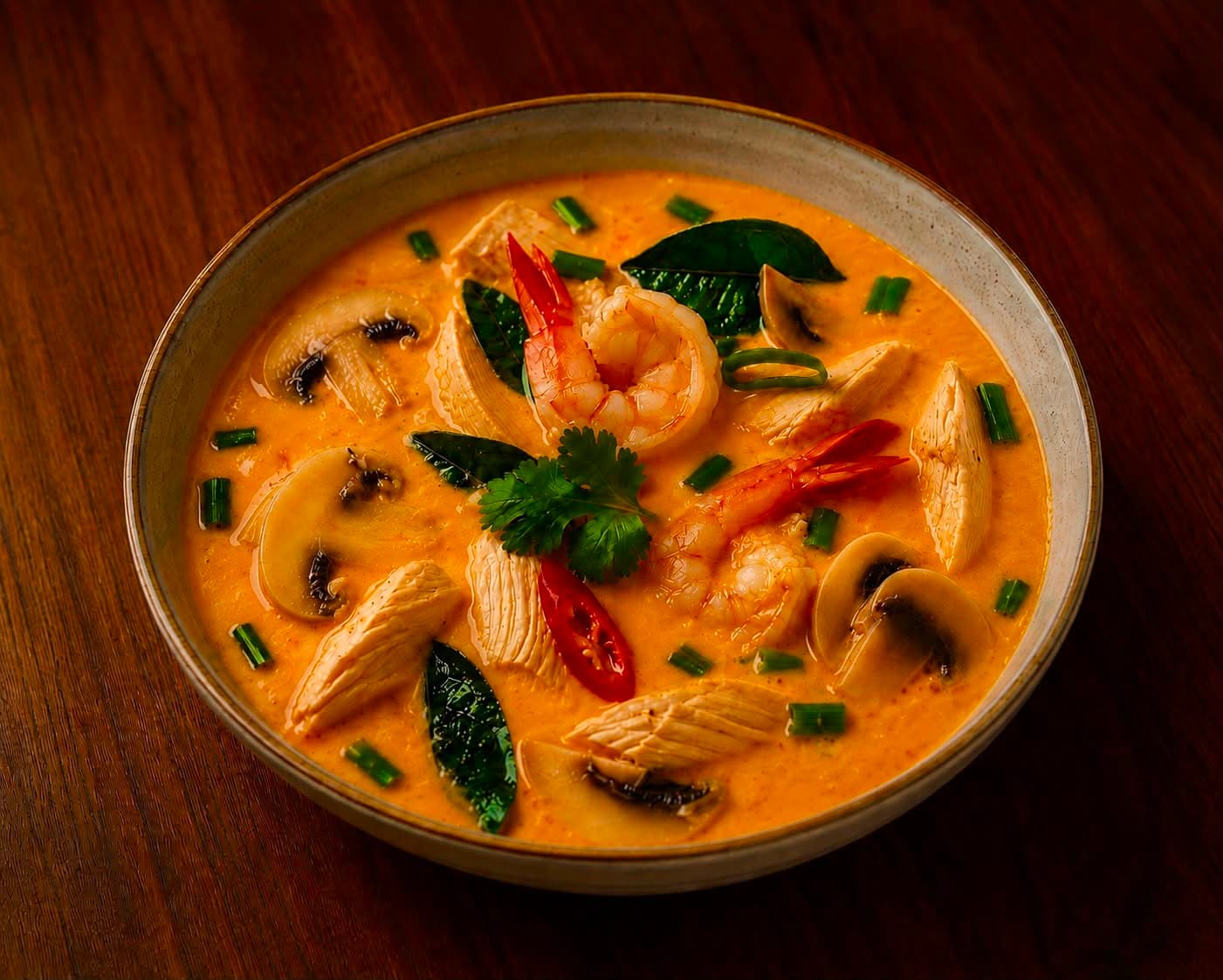 Thai thick soup with chicken, prawn and mushroom